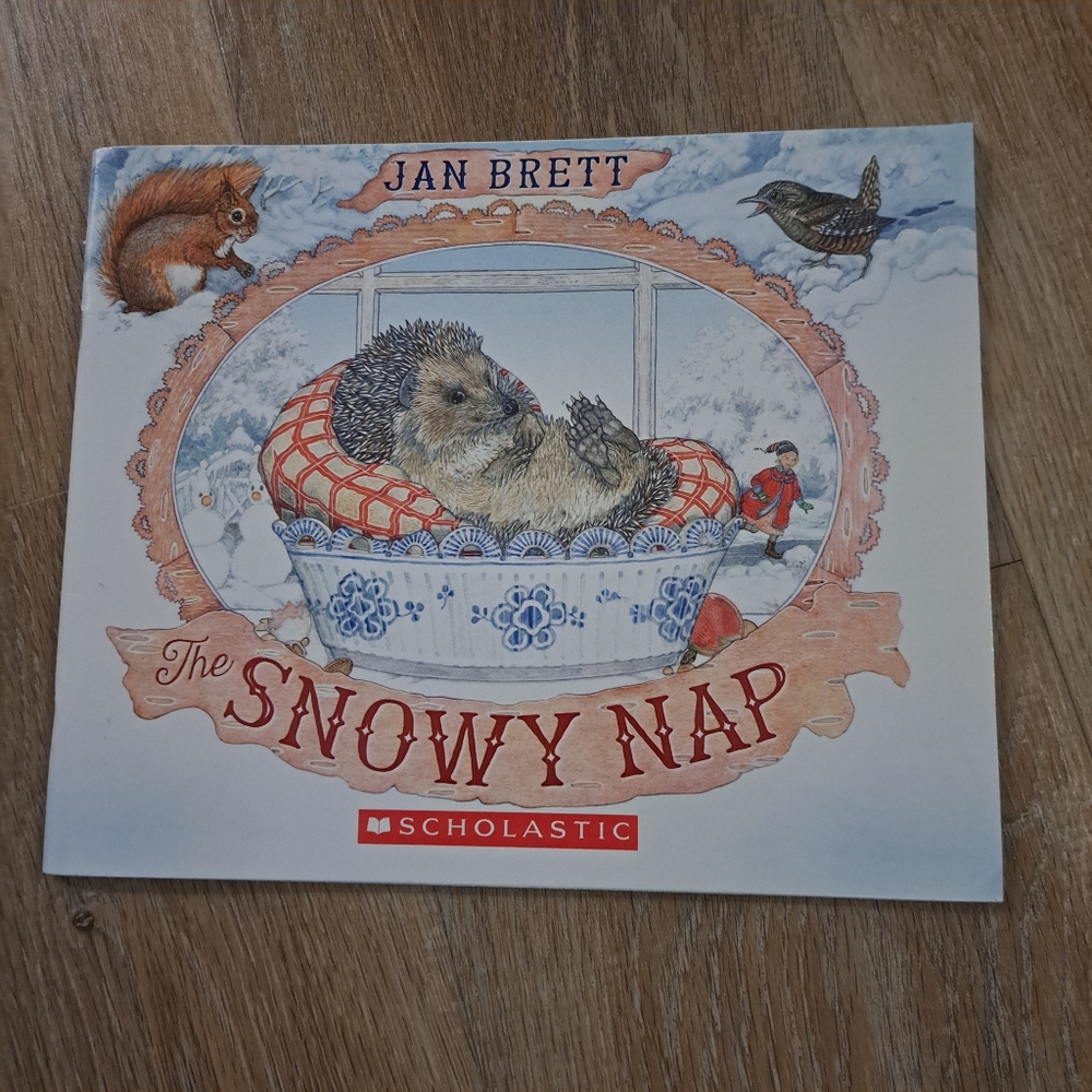 Scholastic Jan Brett "The Snowy Nap" Children's Book Paperback Used